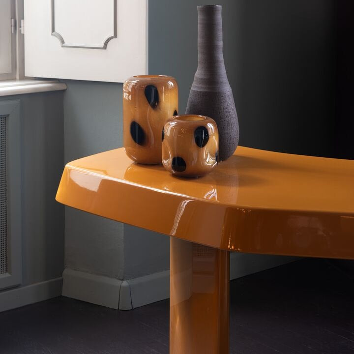 طاولات مصنوعة من الألياف الزجاجية