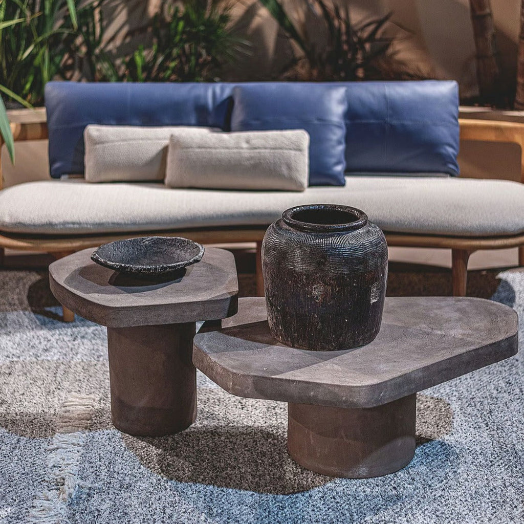 طاولات مصنوعة من الألياف الزجاجية