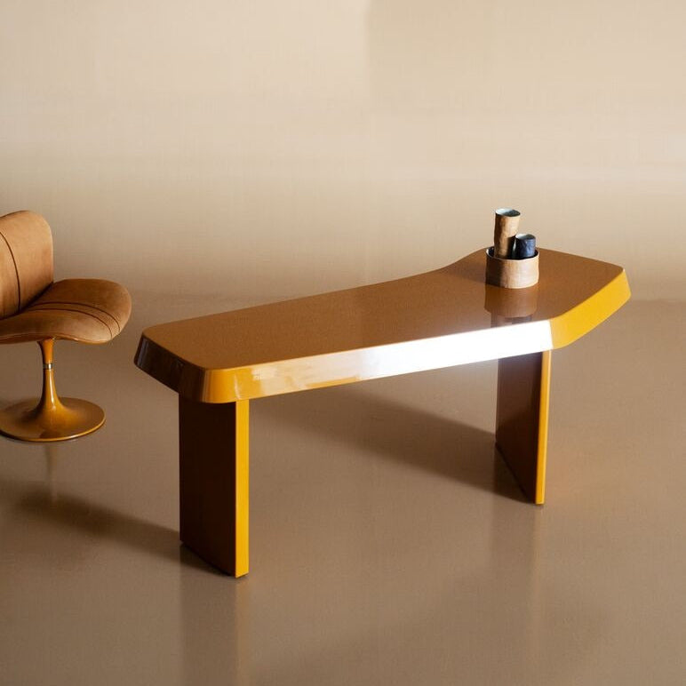 طاولات مصنوعة من الألياف الزجاجية