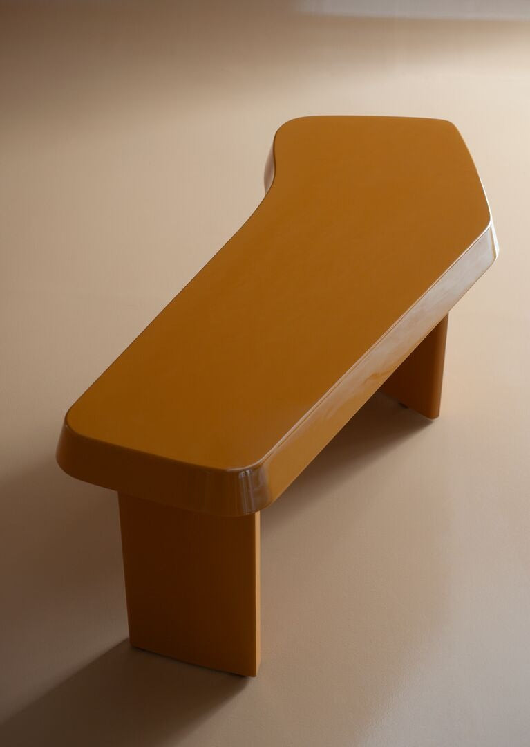 طاولات مصنوعة من الألياف الزجاجية