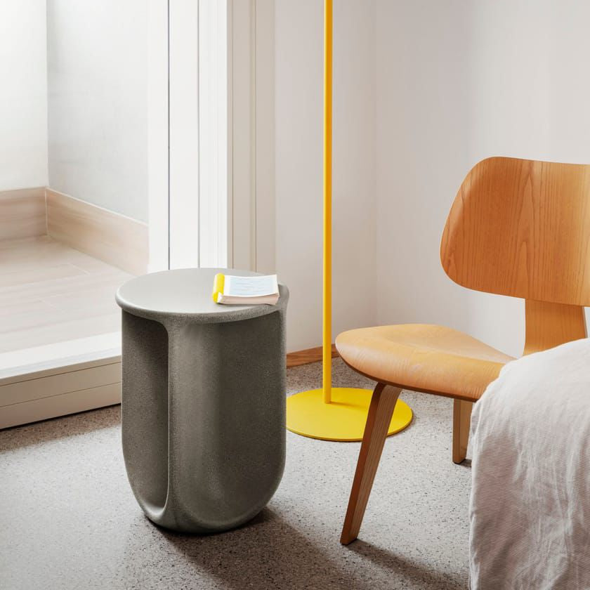 طاولات مصنوعة من الألياف الزجاجية