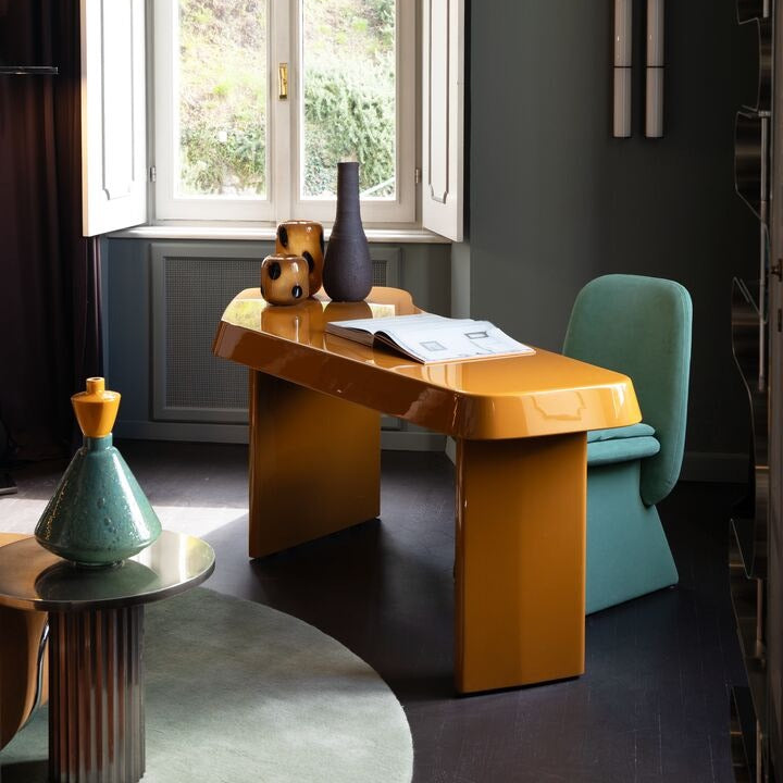 طاولات مصنوعة من الألياف الزجاجية