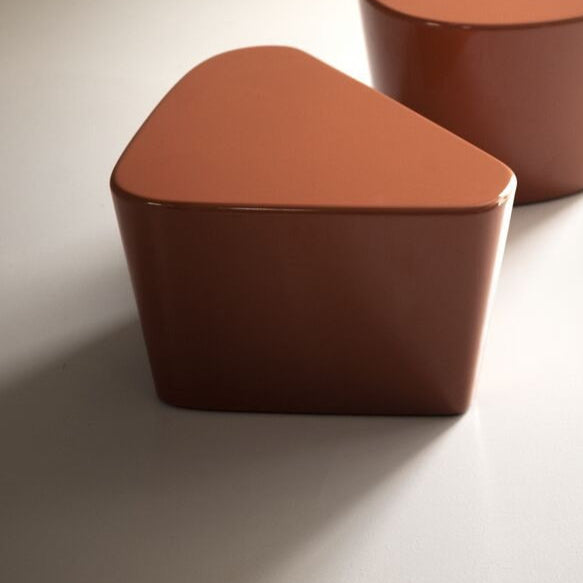 طاولات مصنوعة من الألياف الزجاجية