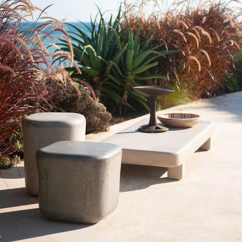 طاولات مصنوعة من الألياف الزجاجية