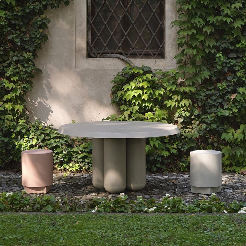 طاولات مصنوعة من الألياف الزجاجية