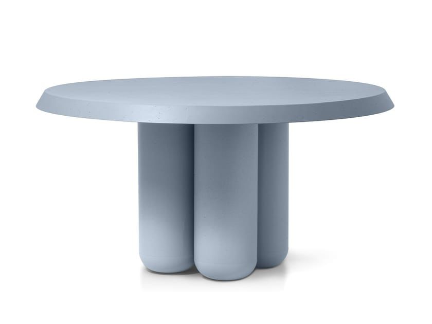 طاولات مصنوعة من الألياف الزجاجية