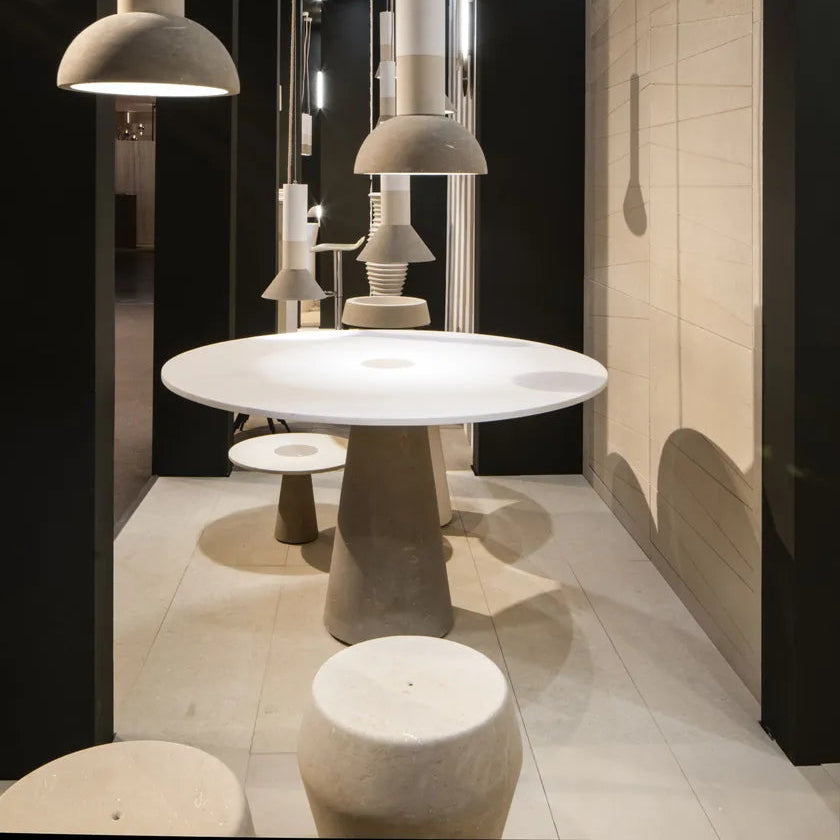 طاولات مصنوعة من الألياف الزجاجية