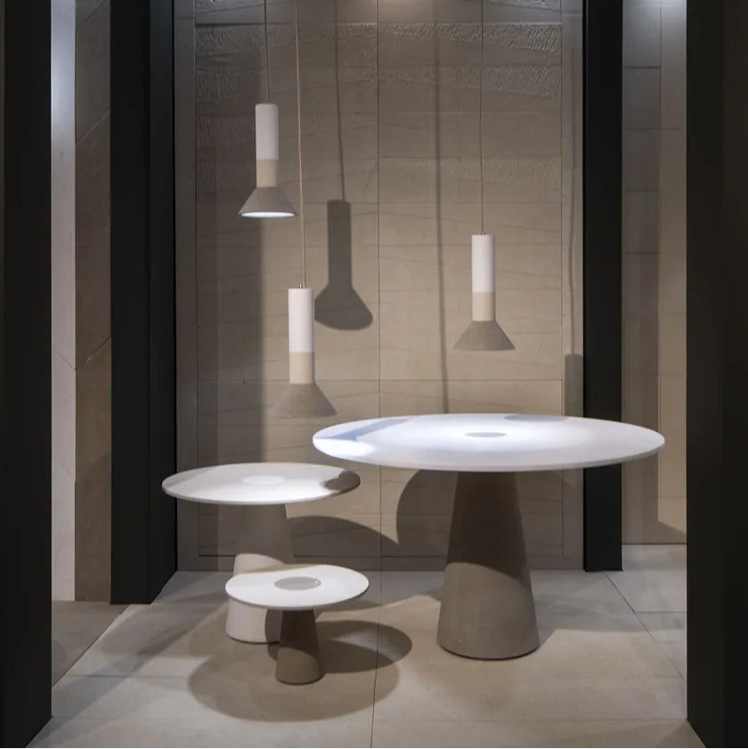 طاولات مصنوعة من الألياف الزجاجية