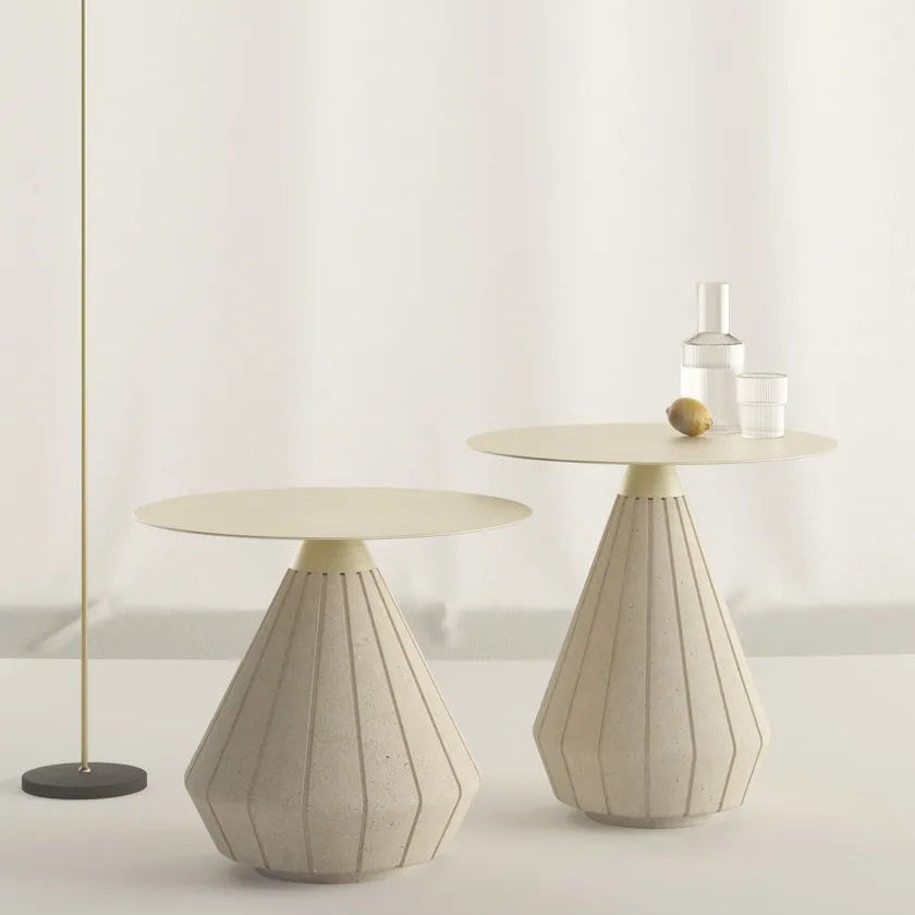 طاولات مصنوعة من الألياف الزجاجية