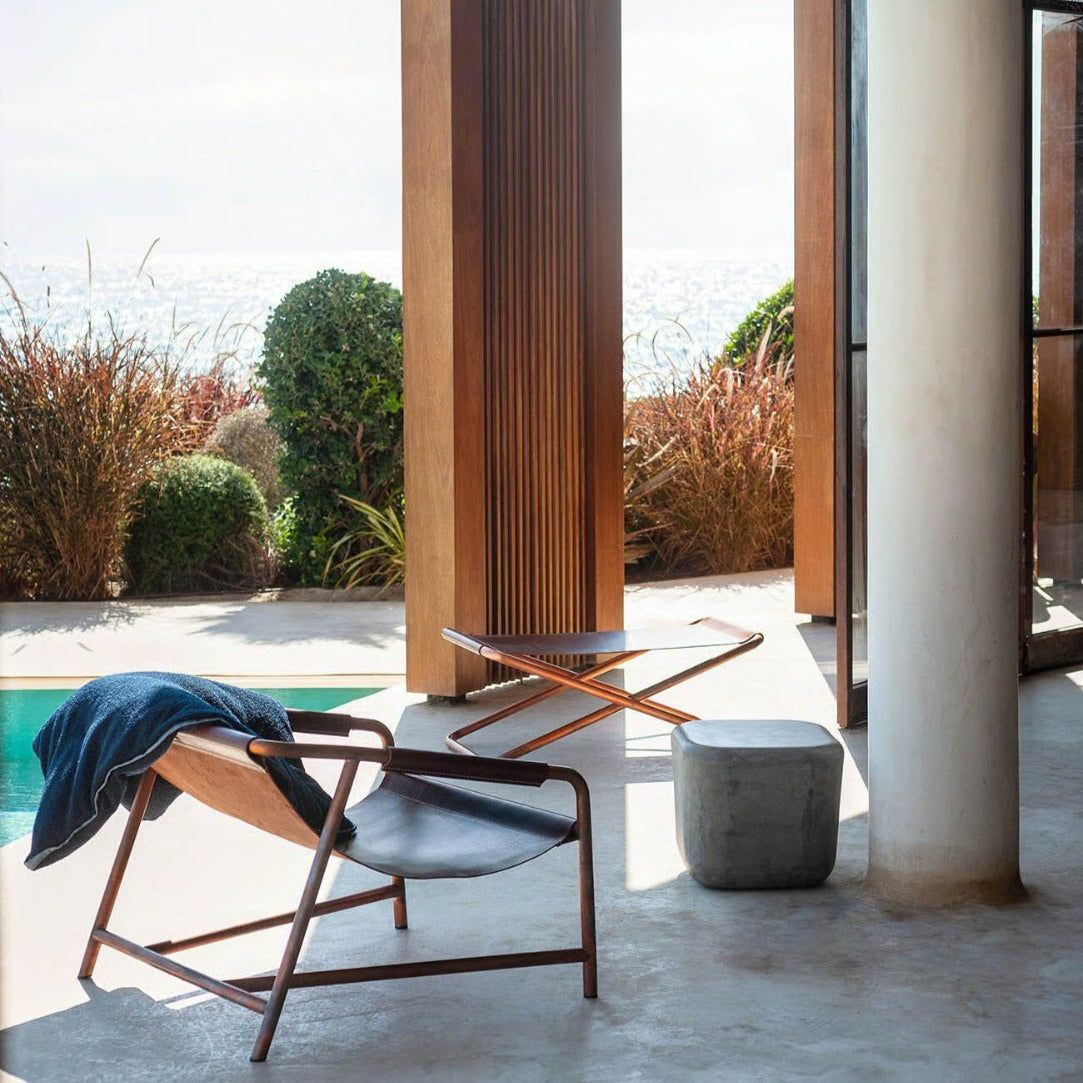 طاولات مصنوعة من الألياف الزجاجية