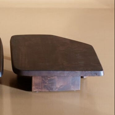 طاولات مصنوعة من الألياف الزجاجية